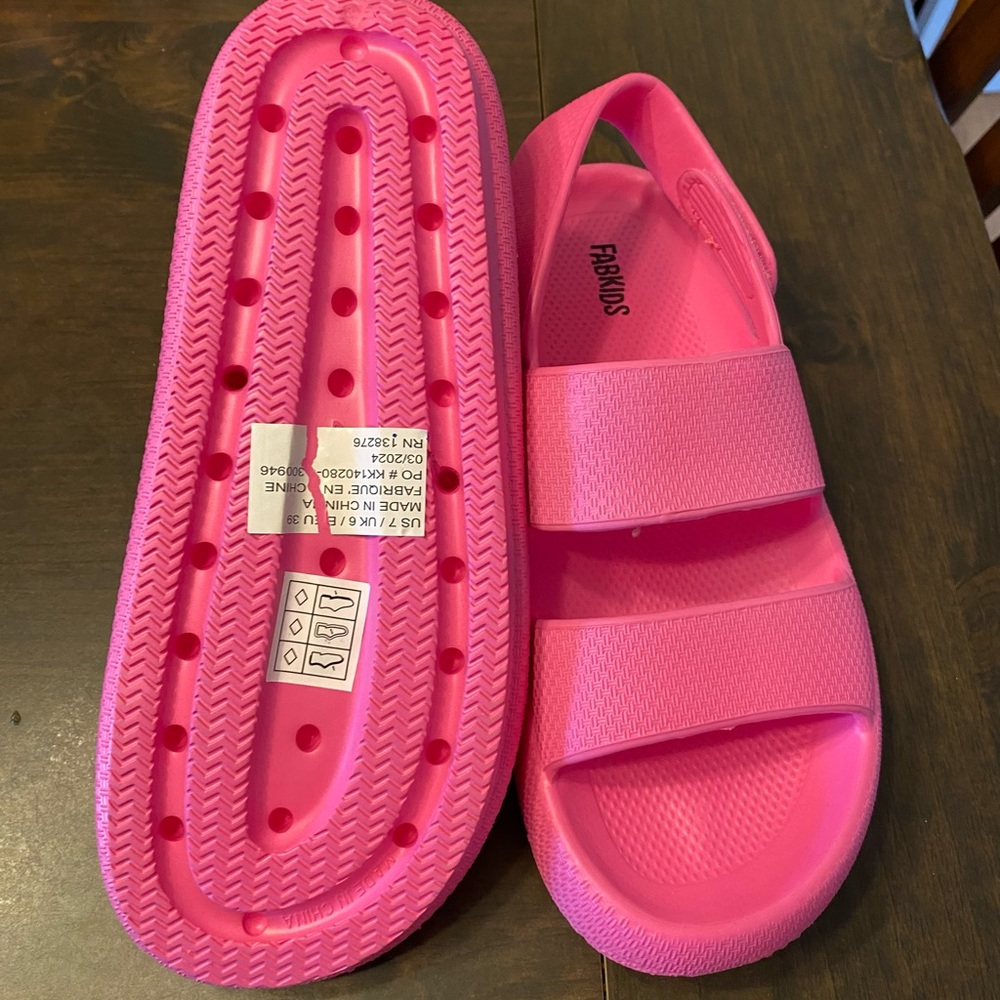 Fabkids Pink Casual Sandals for Summer women’s size 12.5.  NWOT - Picture 4 of 10